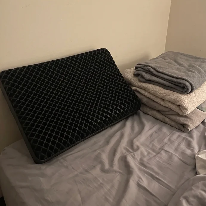 Customer showing Latticore pillow grid structure